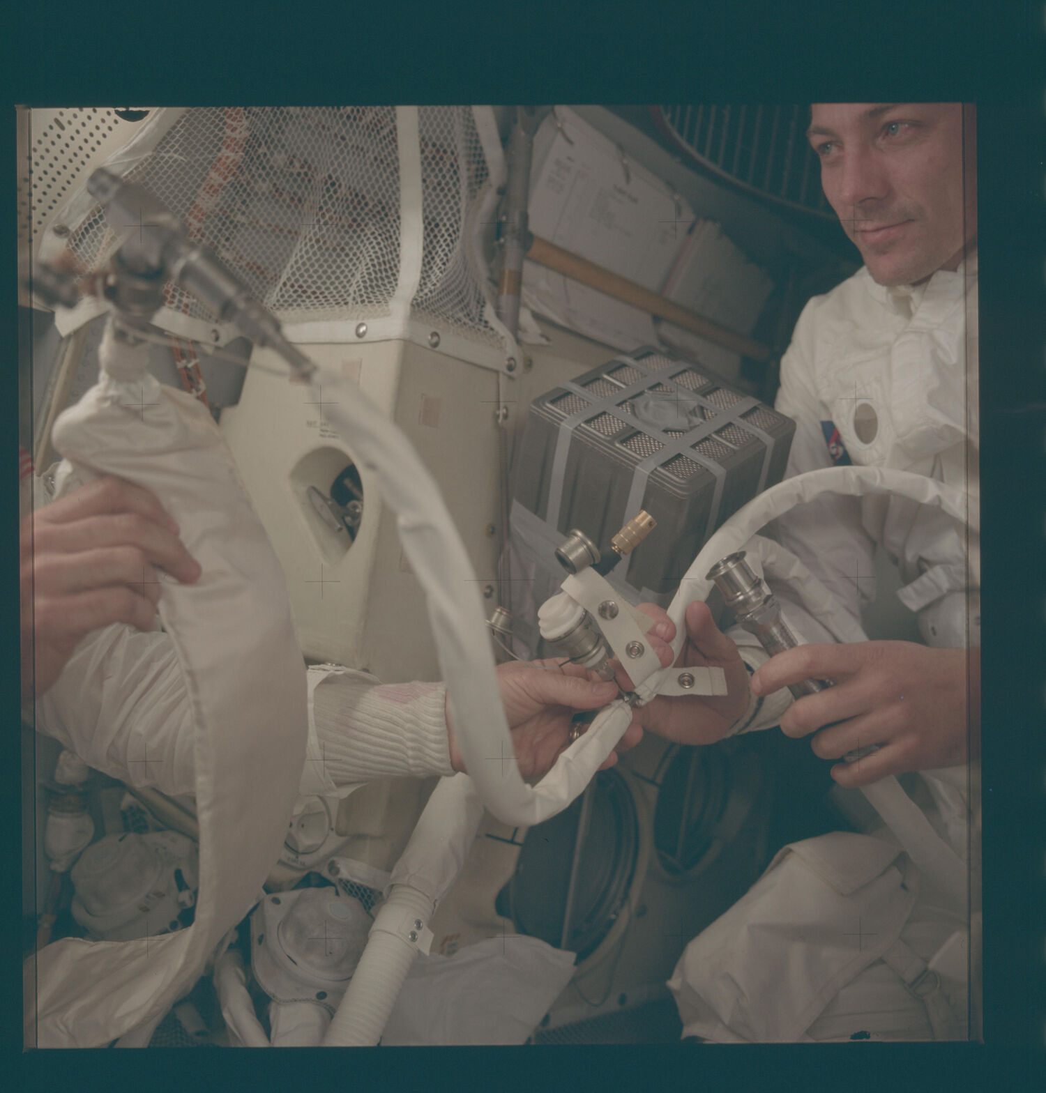 Crew in cramped frozen LM